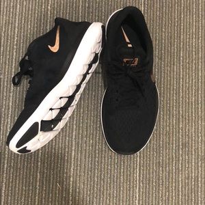 Nike Flex 2017 Run Sneakers!